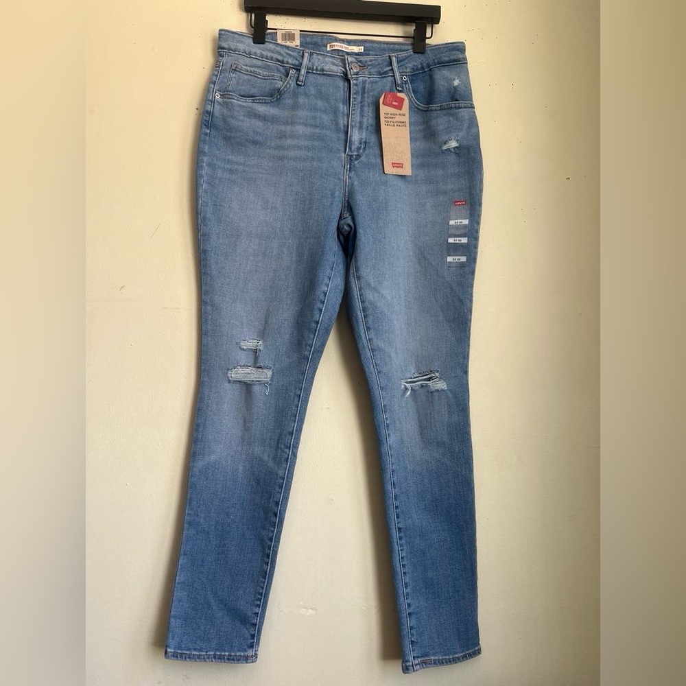 Levi's Blue Skinny Jeans with Distressed Design - Picture 6 of 6